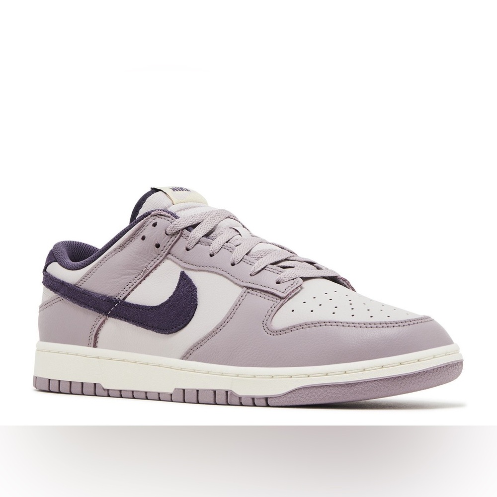 DUNK LOW SE 'LIGHT VIOLET ORE'